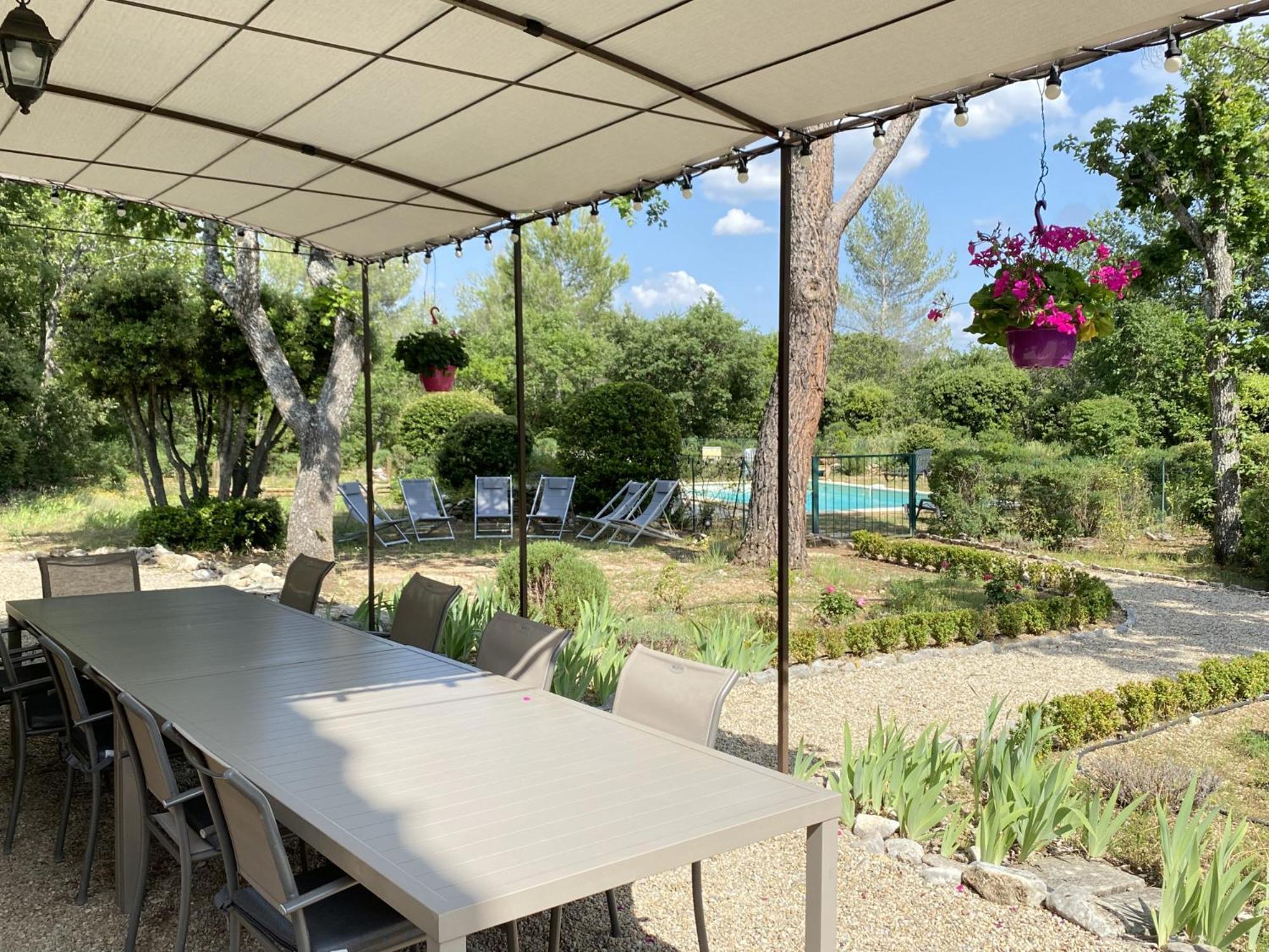 Farm stay Mas De Veroncle, Piscine Et Quietude A *