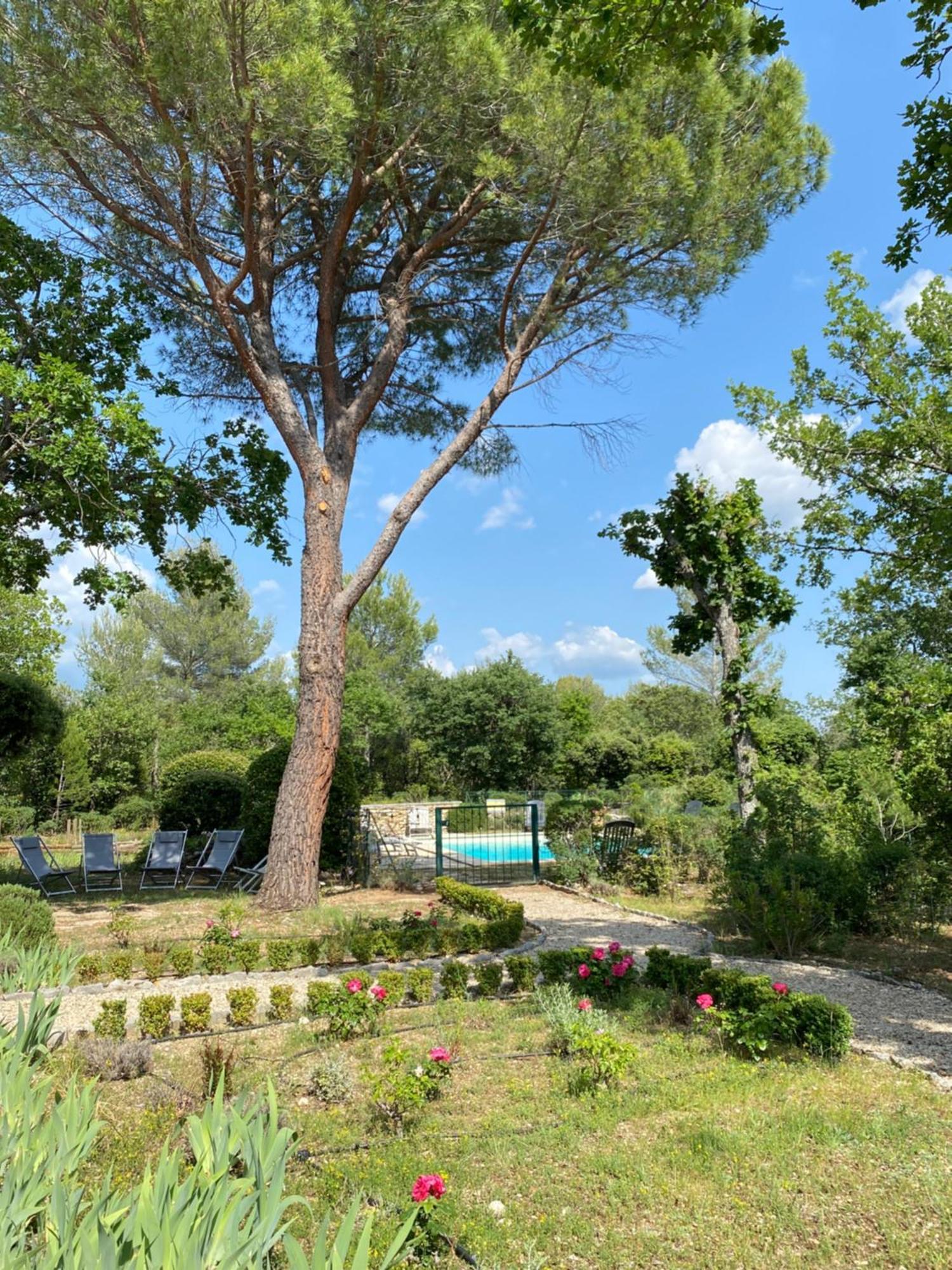 Mas De Veroncle, Piscine Et Quietude A Agroturismo *