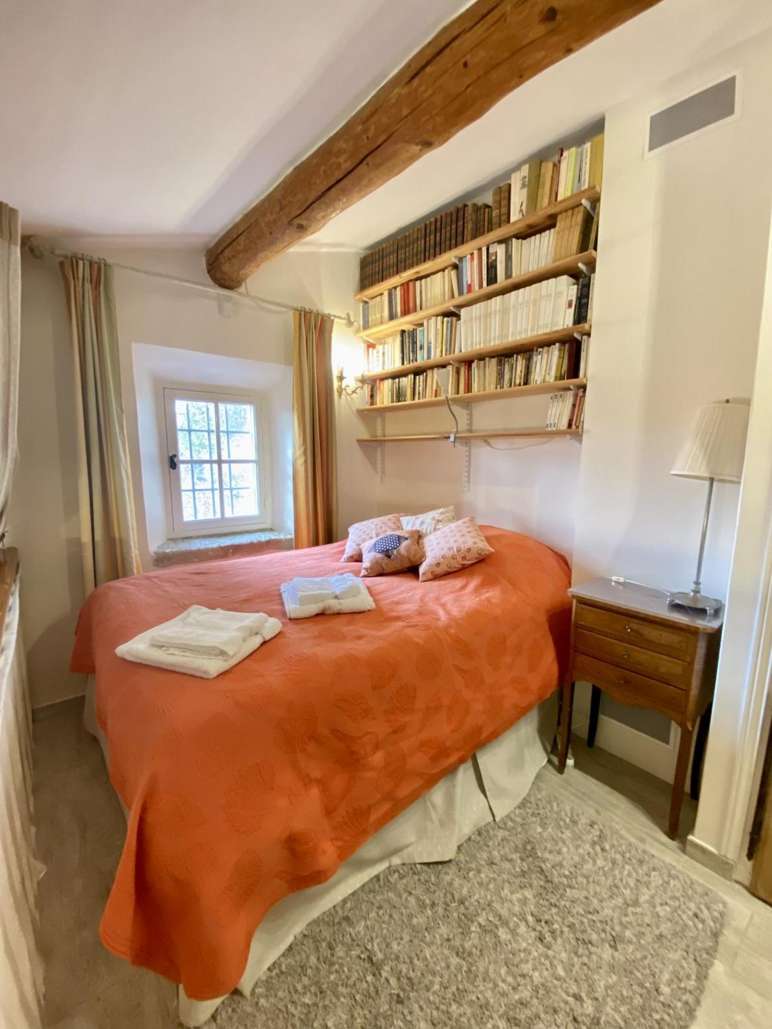 Mas De Veroncle, Piscine Et Quietude A Farm stay Gordes